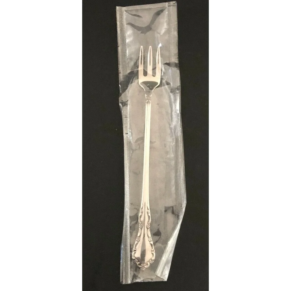 Oneida Mansion Hall Tablespoon and Cocktail Fork Distinction Deluxe Flatware